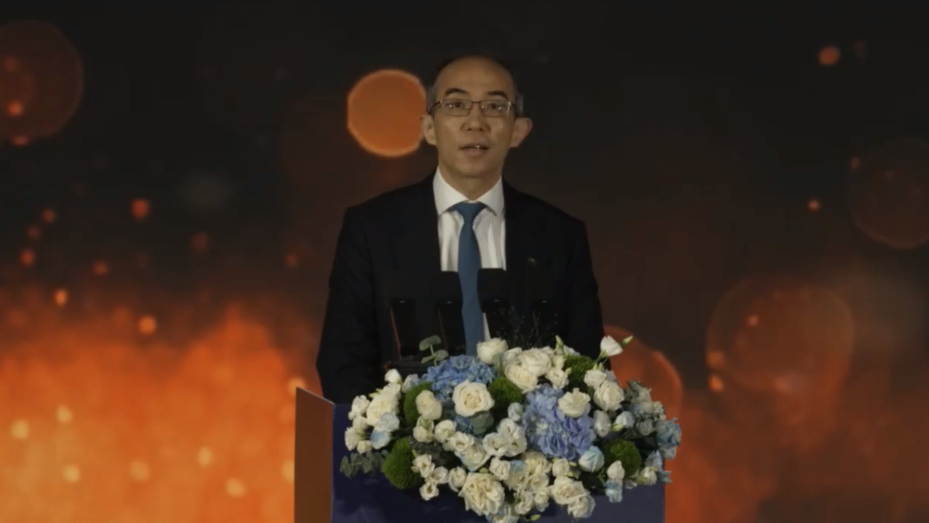 ���dͨӍ��������ꖣ���(g��u)��оƬ���㷨���ܘ�(g��u)��������(bi��o)��(zh��n)�Ķ˵���AI����